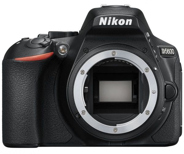 Nikon D5600 kit (18-105mm VR)